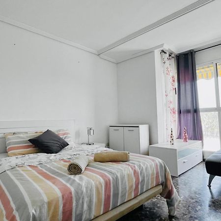 Апартаменты Apartamento Compartido Con Vista Al Puerto Валенсия Экстерьер фото